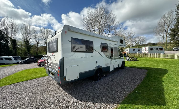 Merther – 6 berth Roller Team 746 