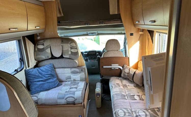 Fiat mansardata con 5 posti letto del 2008