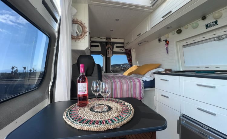 Dora – Campervan Valencia NL