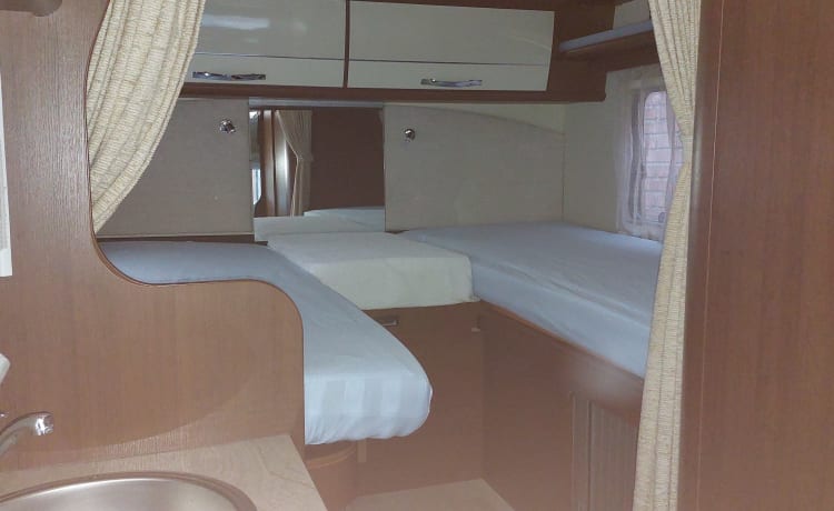 ci elliot 85p – Camper with 2 single beds and air conditioning on the engine and kilometers free