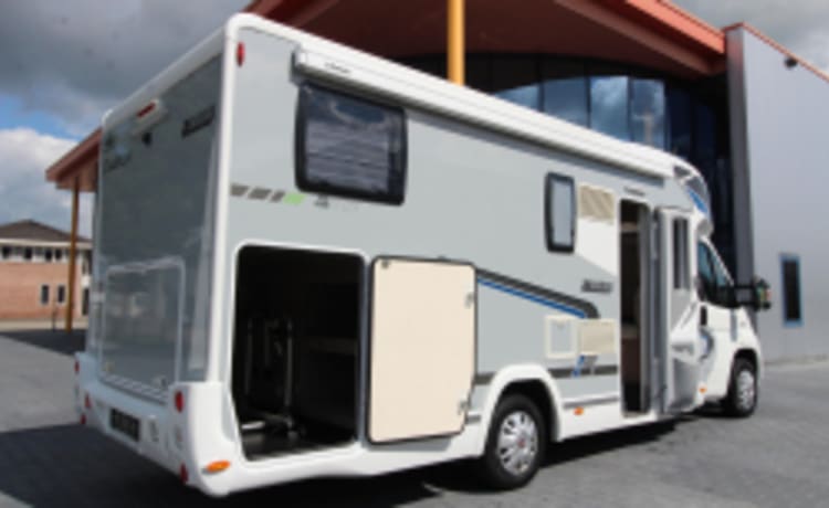 Titanium – Super mooie Chausson 4pers. Camper 