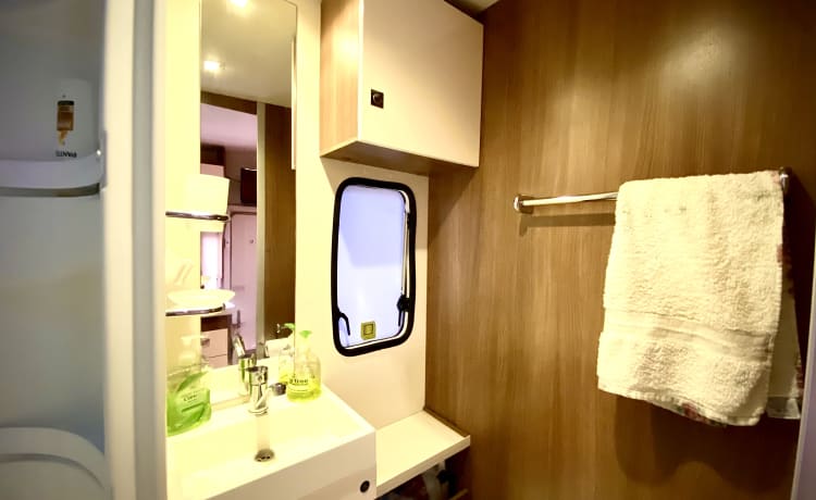 Our Mobile Apartment – 6 berth Chausson Flash