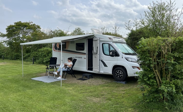 Blue Pepper – Nice compact camper (2020) for 2 people