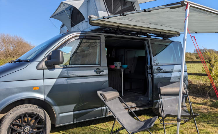 Blu – Dog Friendly CamperVan 