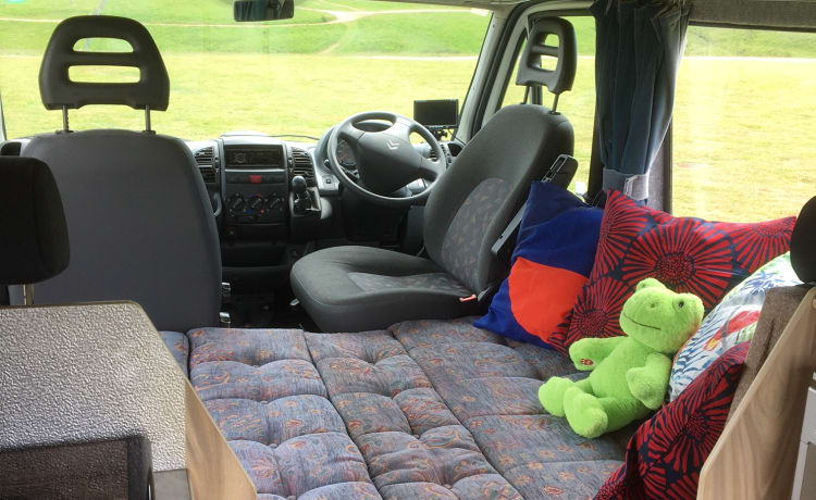 Robbie, 2 Berth Hi Top Camper Van Spacious, Comfortable and very easy to Dr