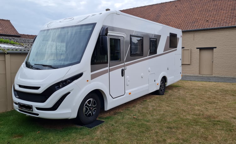 New Integral Camper / Automatic / 160HP