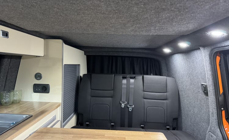 Van Tropez – New Conversion! Automatic VW Transporter w/5 seats