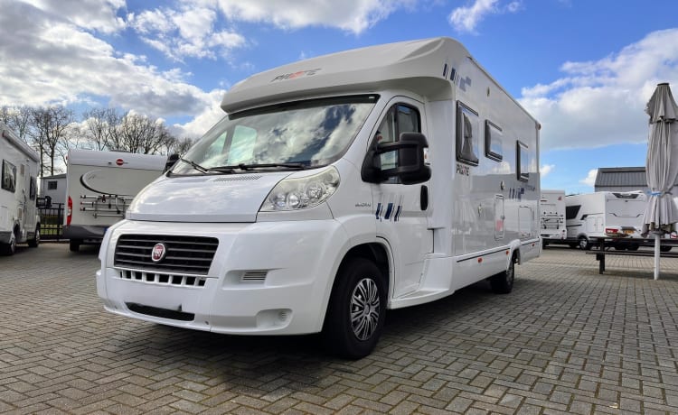 Nice semi-integrated camper for 2 people