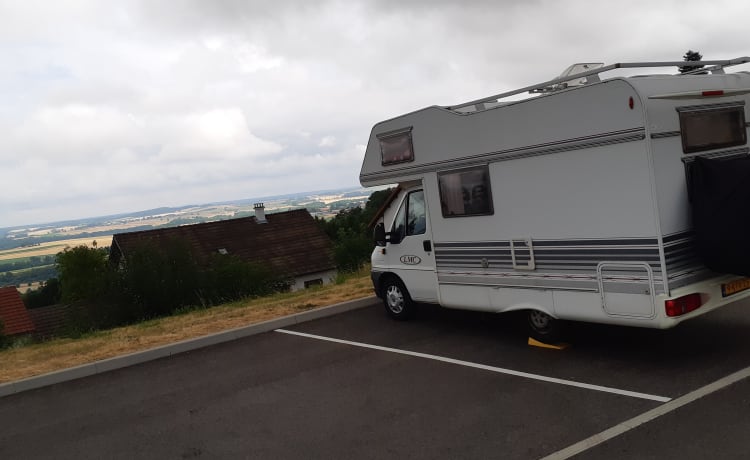 LMC family camper (5.80) with alcove and bunk bed