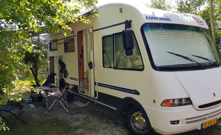 Camper De Wijde Blik  – Sehr geräumiger Integral Camper von Eura Mobil mit starkem Motor.