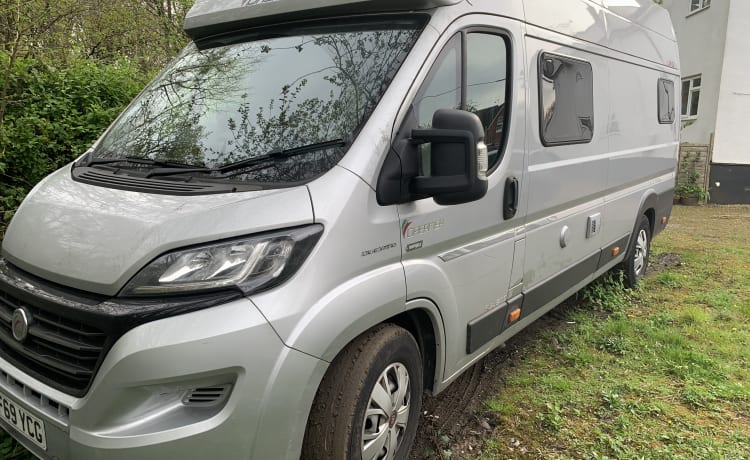 Dreamer – 5 berth Fiat Ducato camper van