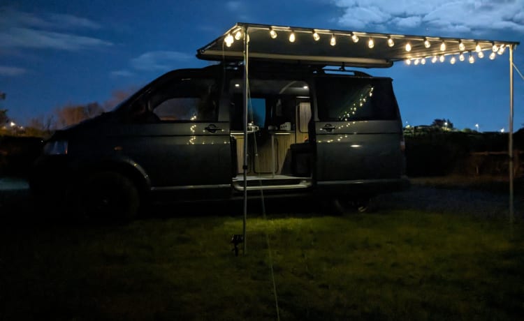 Blu – Dog Friendly CamperVan 