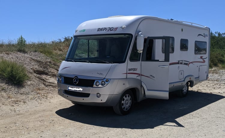 LudOrely – Integral 4-seater motorhome with automatic box