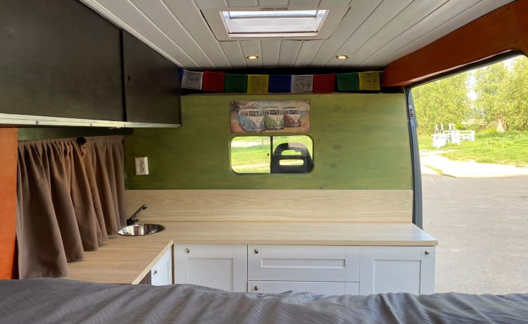 Bodhi – 4p Fiat Bus camper from 2009