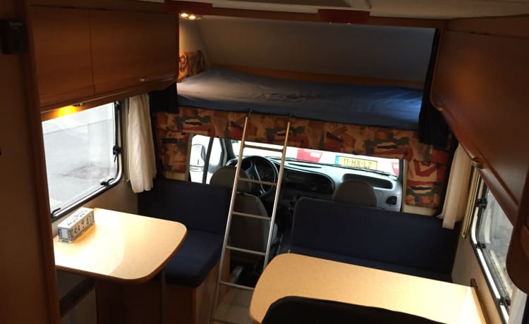 Big Marlin – Adventurous spacious camper with stove and sanitary facilities