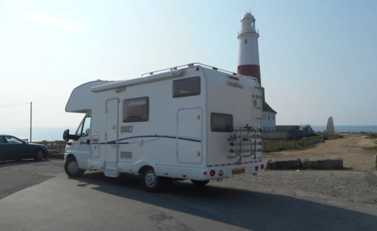 LOCATION DE CAMPING-CAR EASY 2, ARRIVEZ-VOUS ET PARTEZ 2