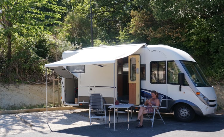 Janneke – Compact Carthago, integral model (2006), cosy, lots of light!