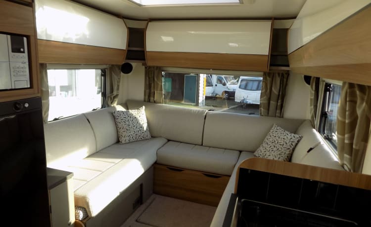 Zippy – our stunning 2 berth Bailey Autograph 2017