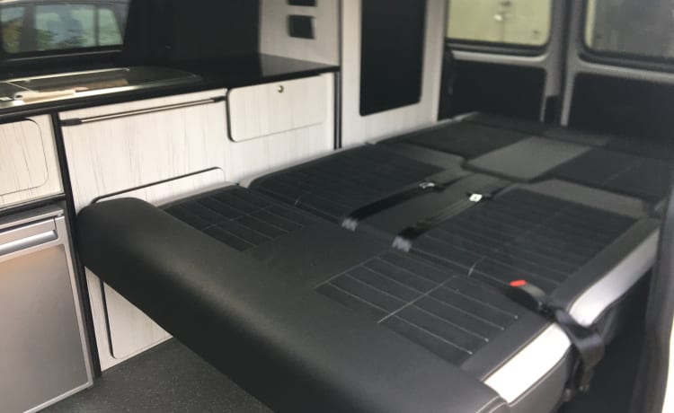 Maud – Camper Volkswagen 4 posti letto del 2012