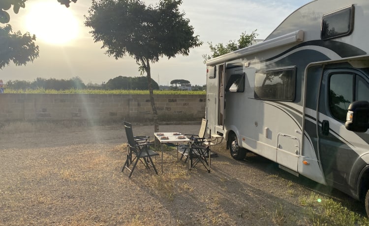 De Glucksmobil! – Camping-car familial 6 personnes Alcôve