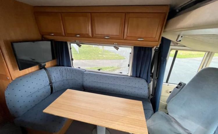 6p Hymer integrated uit 2004