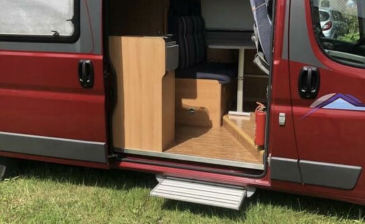 Ruby – Pössl Bus Camper komplett