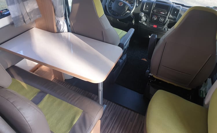 Adria Lido A 35 SP | Grand garage