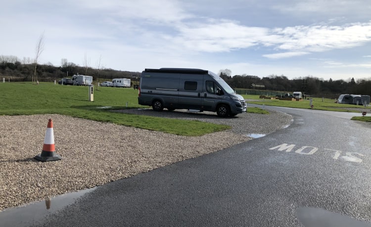 The Van – 4-persoons Hymer camper uit 2018