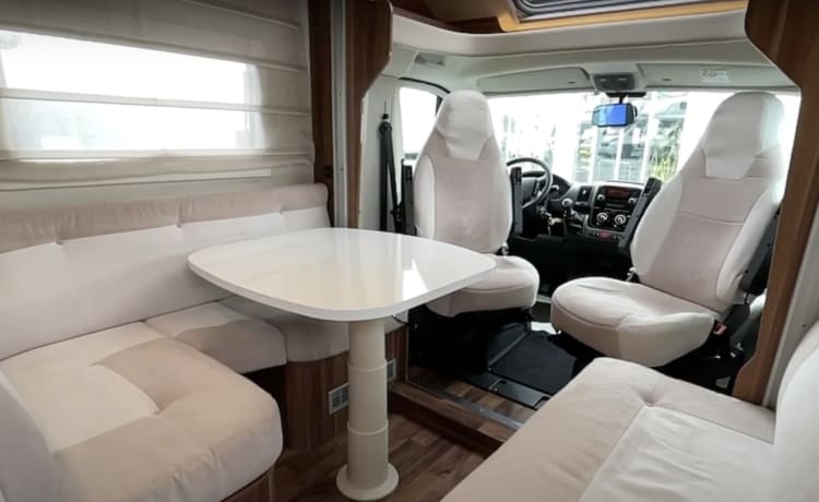 Piccolino – Travel comfortably and safely in a small camper.