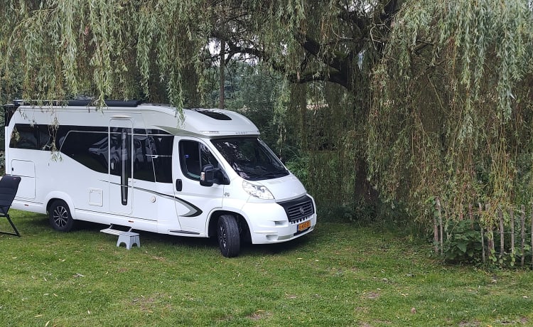 ***** 5 étoiles FIRST CLASS MOBIL Hobby camping-car