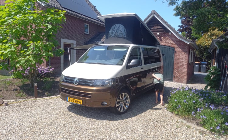 Rinus – Camping-car automatique Volkswagen t5 150 cv 4p