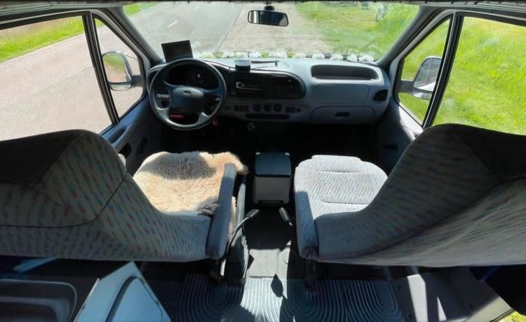 Cruiser – 2p Ford bus from 1999