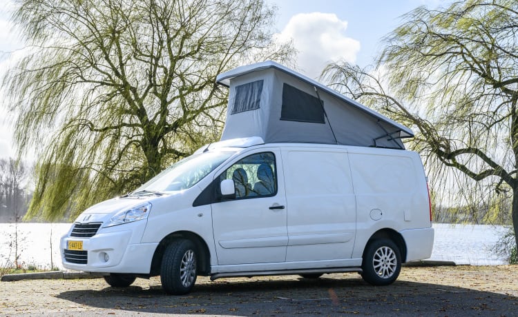 Jolanda – 3-4p Peugeot campervan uit 2012