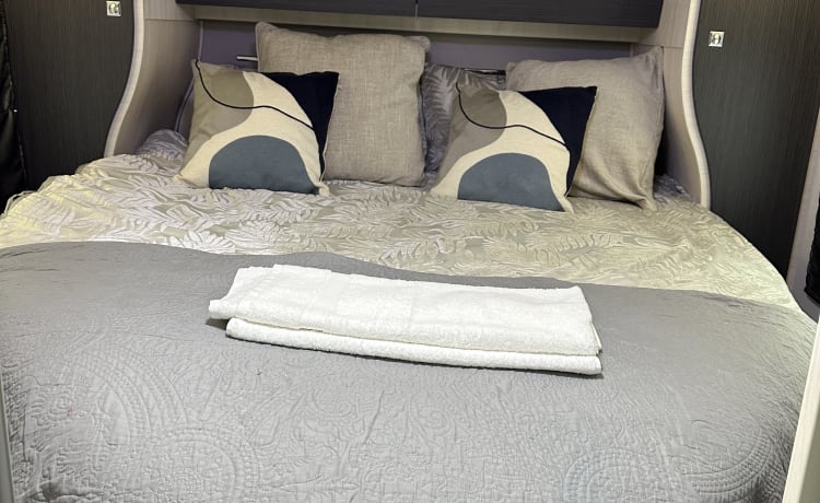 Dolphin  – Camper di lusso a 4 posti letto