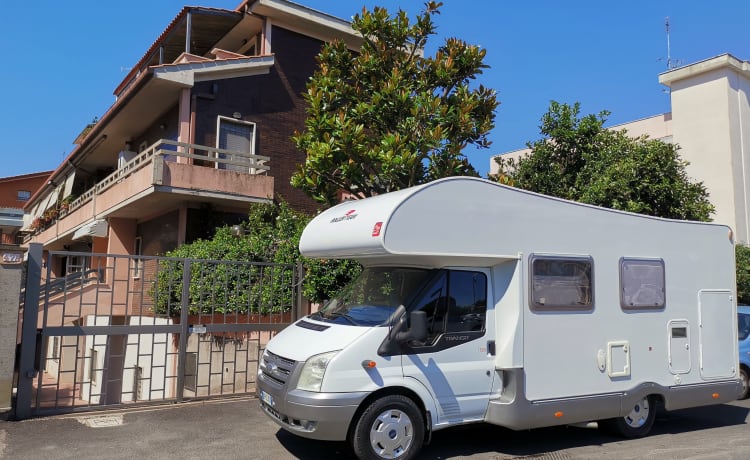 ROLLER TEAM 955 – FORD 4+1 BEDS AND VIESA CLIMATE