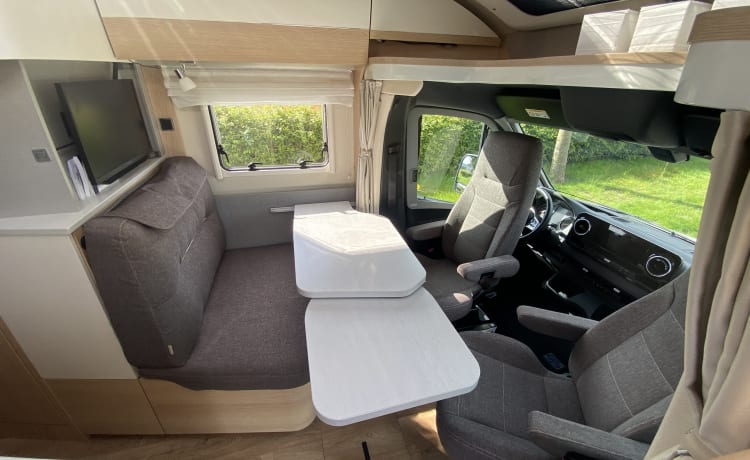 Vrijheid op wielen – Puissant camping-car de luxe Hymer Mercedes semi-intégré à partir de 2019