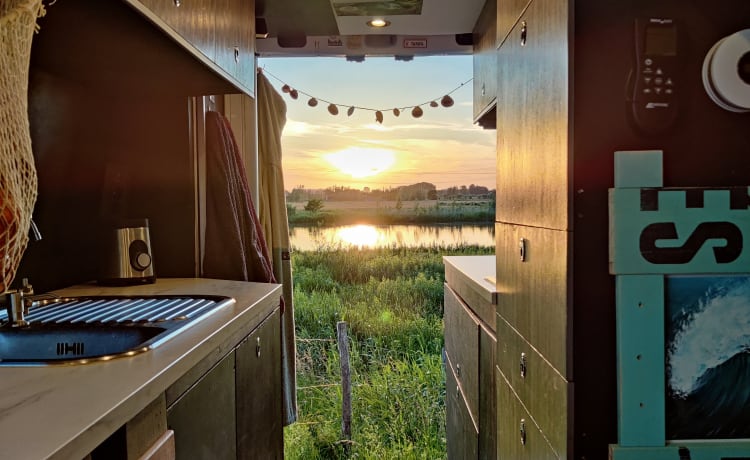 July – Unique Off-Grid Bus Camper - Luxurious, Spacious and Fully Self-Sufficient!