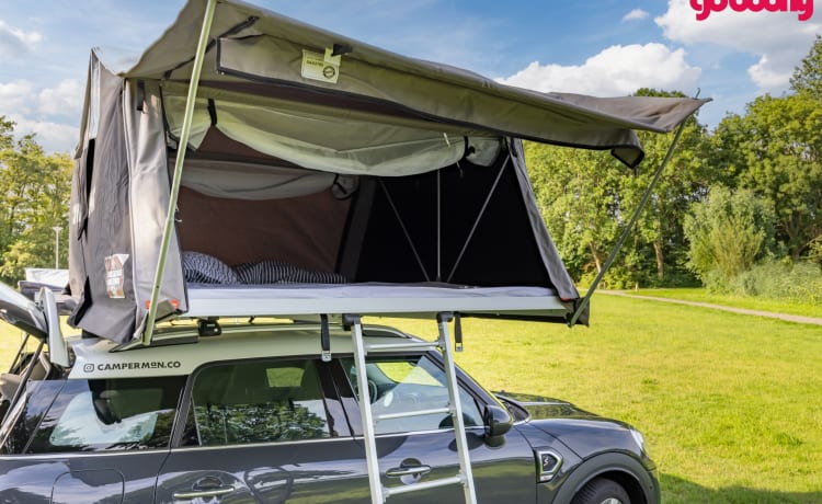 Camperman – Op avontuur met de Camperman: Mini Countryman met luxe daktent