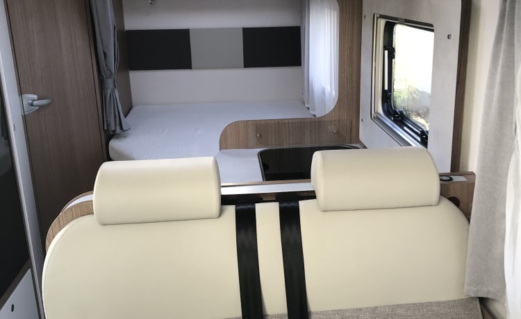 4p. hotel room on wheels (2020) Carado T348 all in for rent