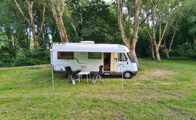 Familiencamper für 6 Personen. Hymer Integral aus dem Jahr 2000