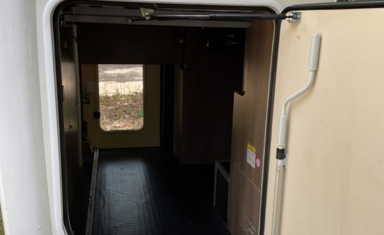 4-person Chausson semi-integrated from 2012