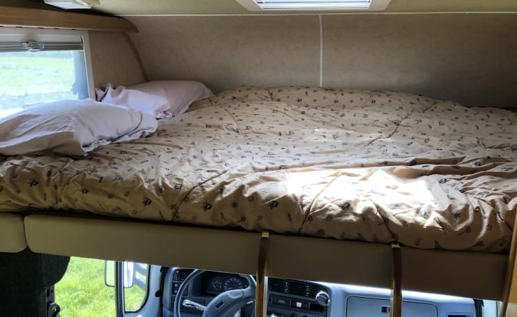 Super spacious, fresh and cozy 5 p alcove camper