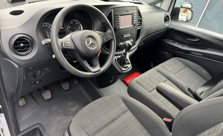 Mercedes-Benz Vito 111 CDI 4/5 persoons campervan uit 2017