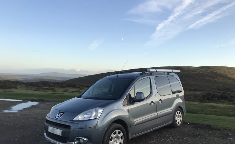 Percy the Peugeot – 2 berth Peugeot Partner Campervan from 2008