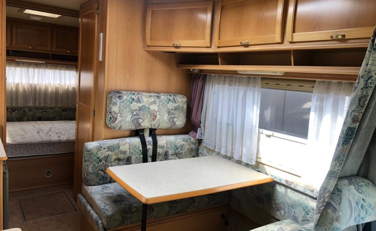 Explore More – Cozy 6p family camper Eura Mobil