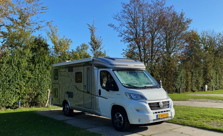 Enjoy Hymer Camper (2018) – 2p Hymer semi-integrated from 2018