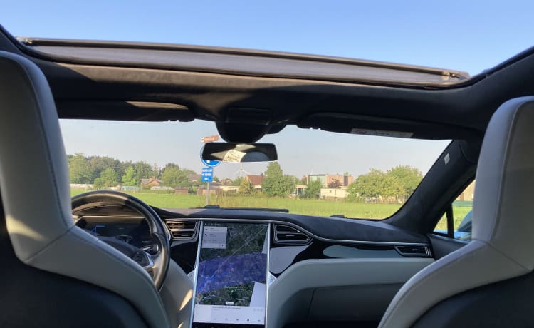 Markus – Free charging throughout Europe with this Tesla Model S D85 from 2015