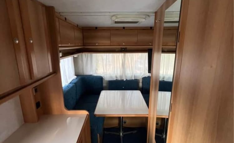 Vincenzo  – CAMPER invernale mansardato 6 POSTI 