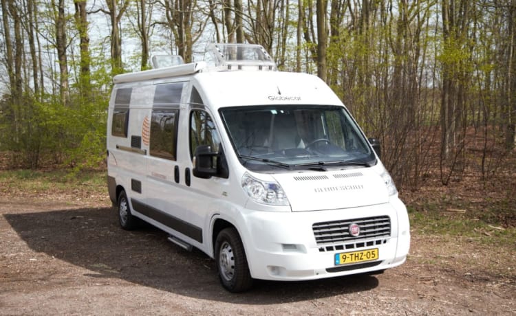 Ruben – Camperbus Fiat Ducato für 2 Personen