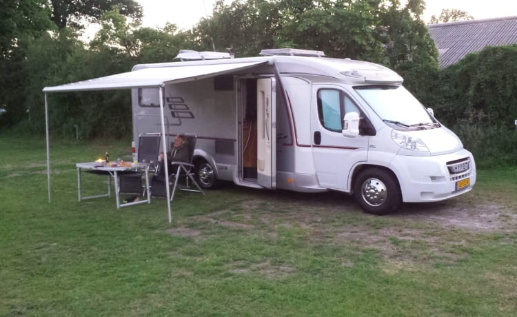 Ons gezellige huisje op wielen  – 3p Hymer semi-intégré de 2008